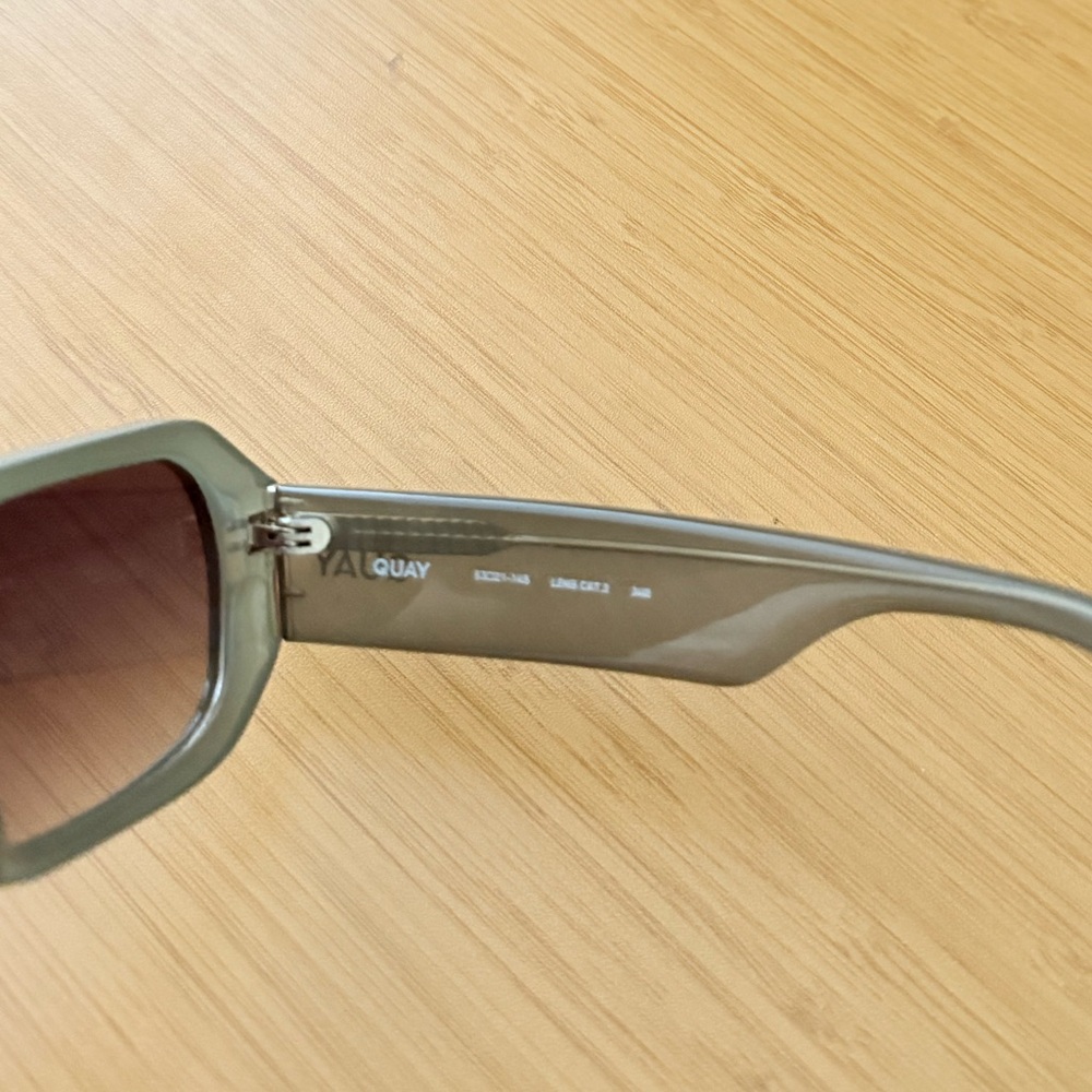 Quay Australia Green Sunglasses - Picture 7 of 8